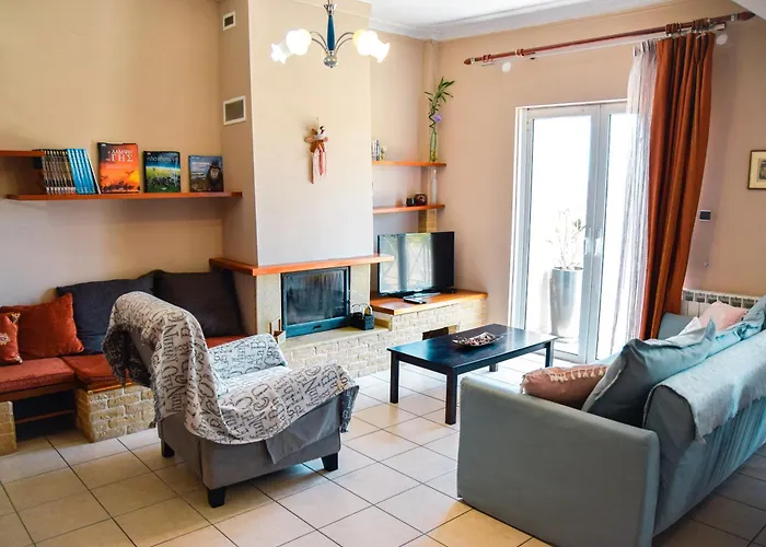 Spacious & Bright Flat With Balcony