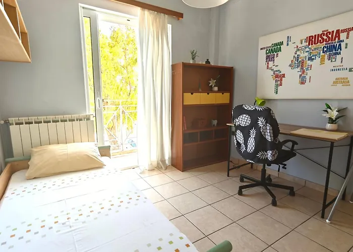 Spacious & Bright Flat With Balcony