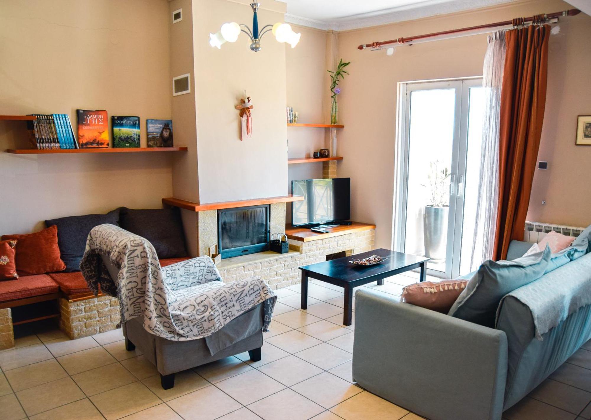 Appartement Spacious & Bright Flat With Balcony Lávrion
